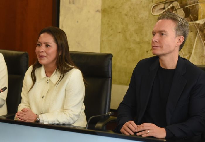 Karen Castrejón y Manuel Velasco