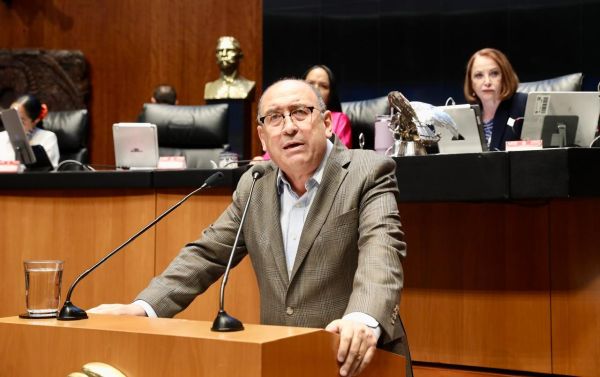 Rubén Moreira V